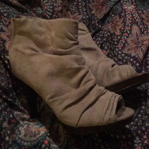 Woman size 8 heal suede open toe